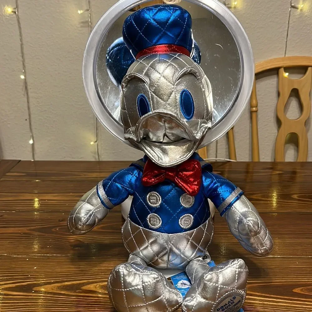 NWT Disney 85th Anniversary Metallic Exclusive Donald Duck